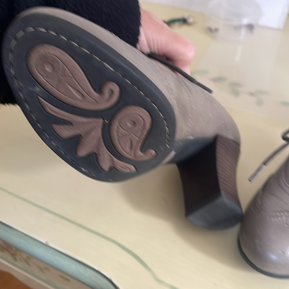 Born leather taupe oxford heels 9.5 - Picture 6 of 7
